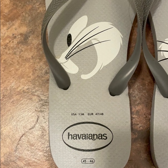 Havaianas mens sz 13 Bugs Bunny NWT! - Picture 2 of 5